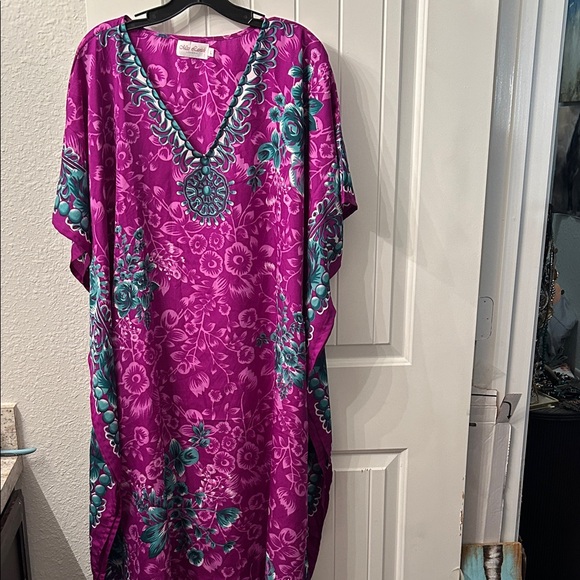 Vibrant Magenta and Teal Kaftan Global Dressing - Picture 1 of 10